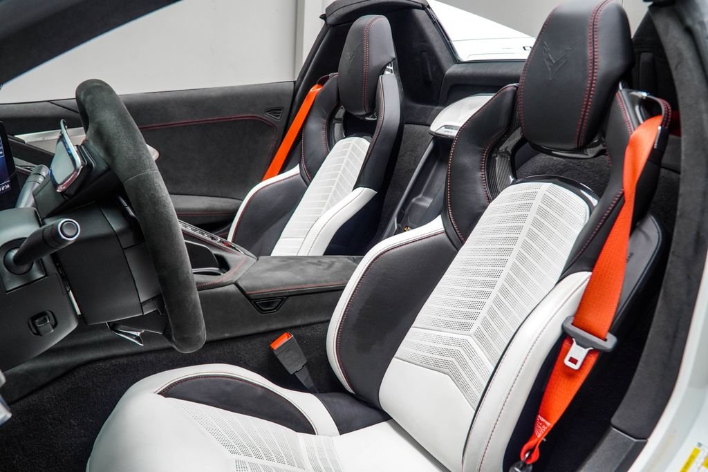 Used 2023 White Chevrolet Stingray image 45
