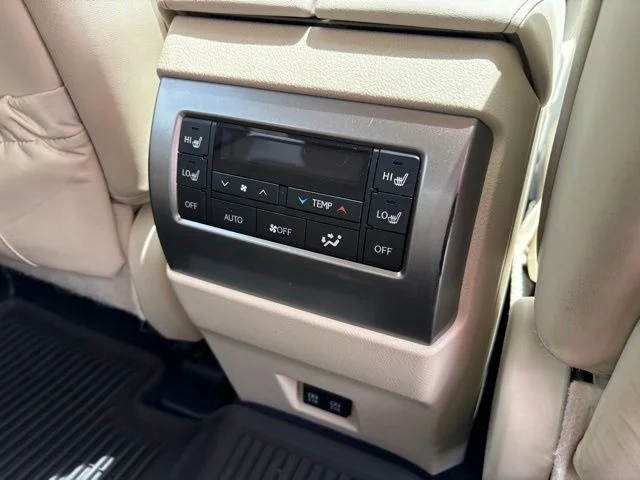 Used 2023 White Lexus 460 image 34