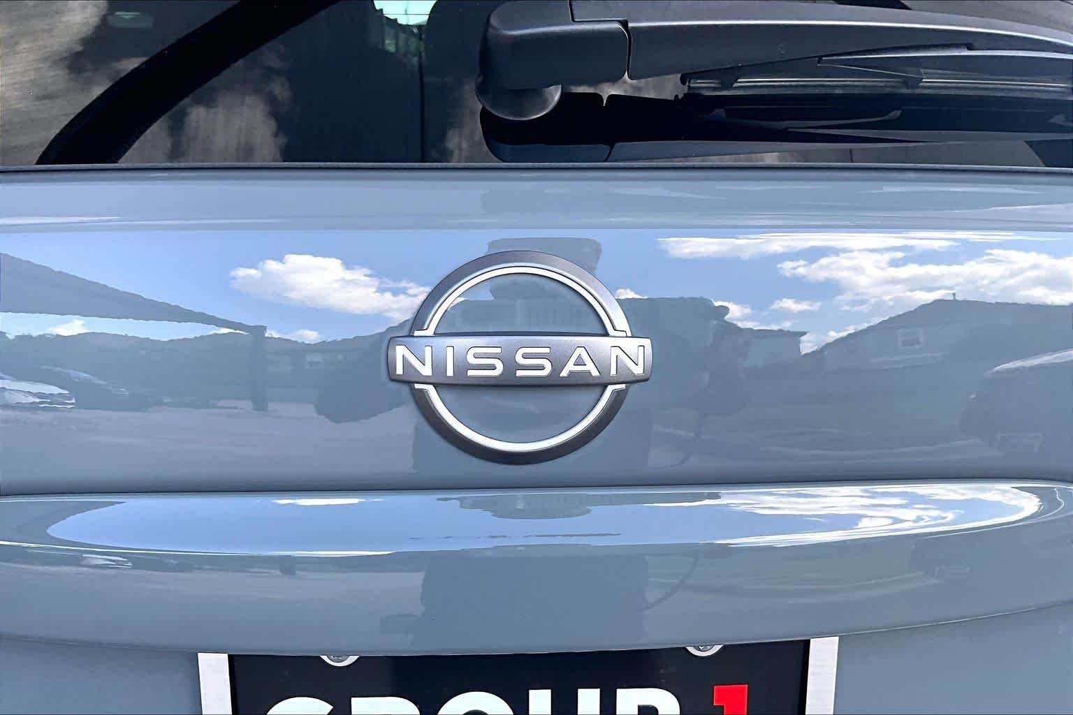 Used 2023 Boulder Gray Pearl Nissan Platinum image 31