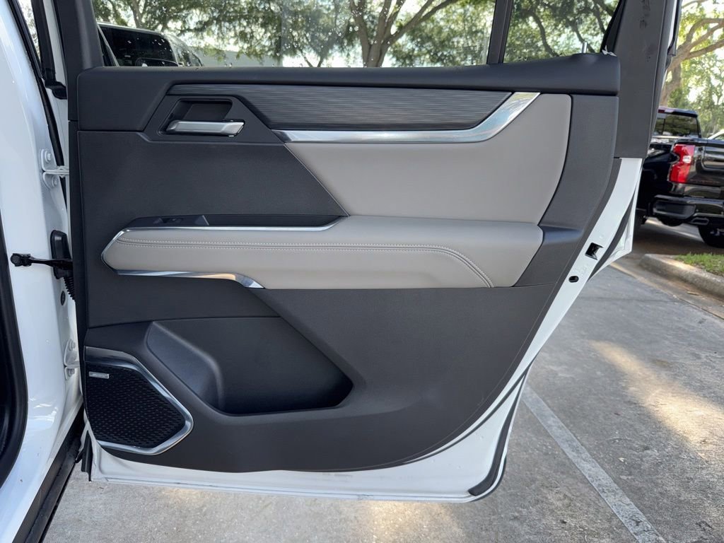 Used 2026 Summit White GMC Elevation image 26