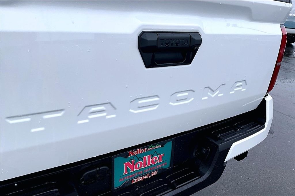 2025 Toyota Tacoma SR5 - Photo 8