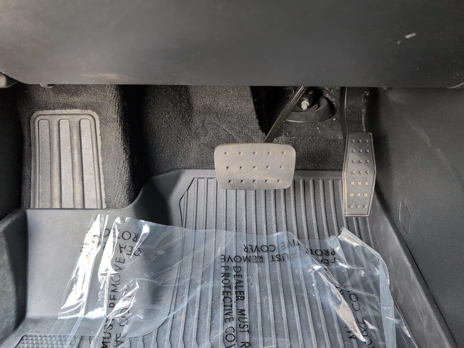 Used 2026 Polar White Tricoat Chevrolet RS image 29