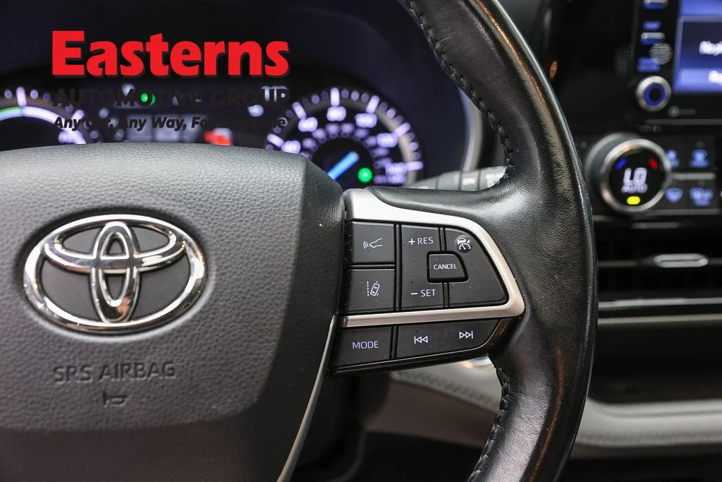 Used 2022 Gray Toyota XLE image 16