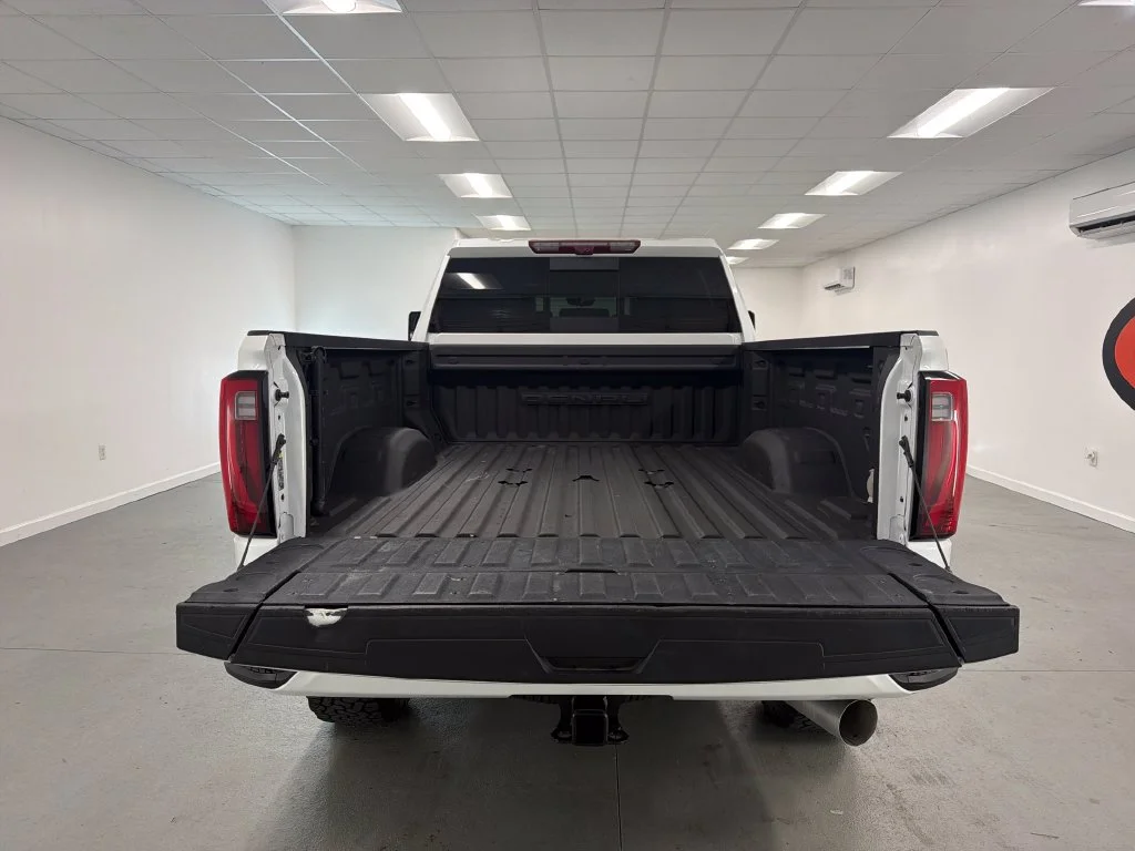 Used 2024 White GMC Denali image 8
