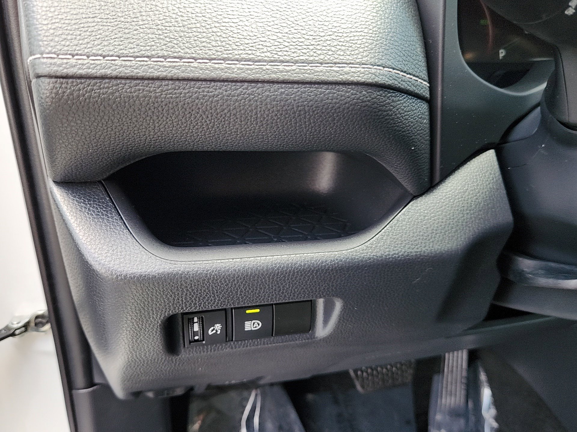 Certified Used 2024 Ice Cap Toyota XLE image 12