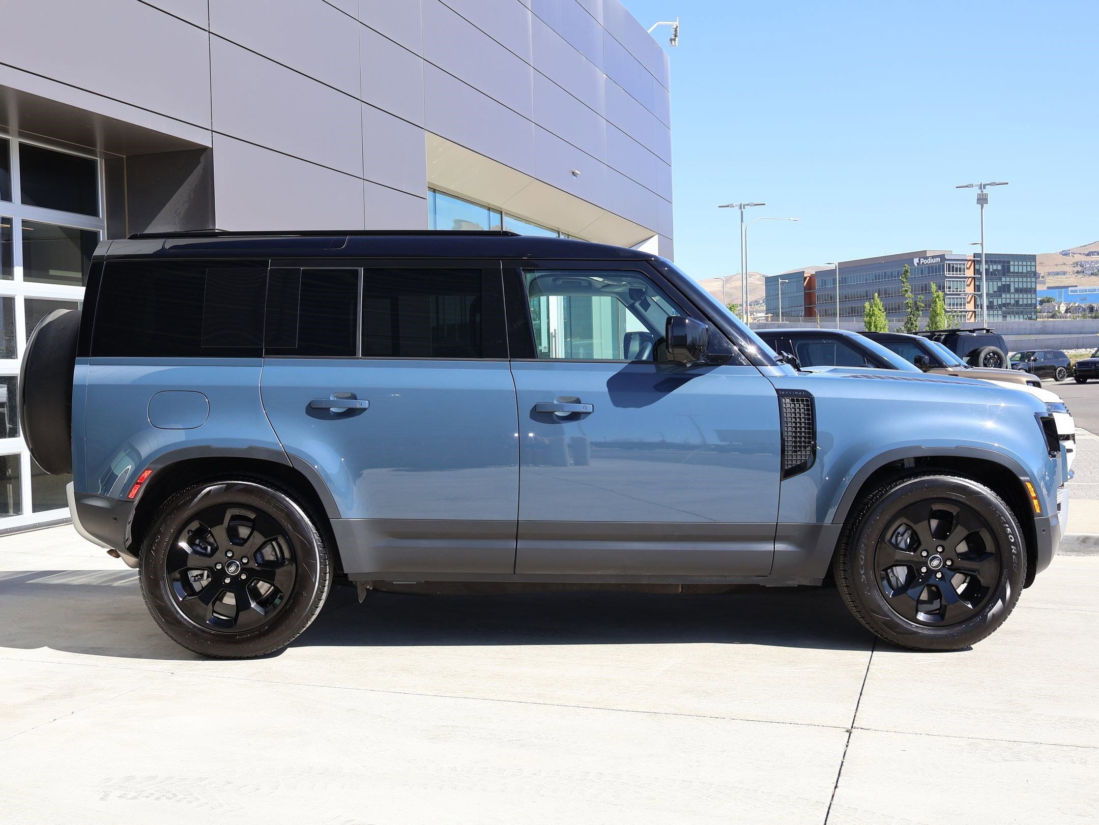 Certified Used 2025 Tasman Blue Metallic Land Rover 110 P300 S image 4