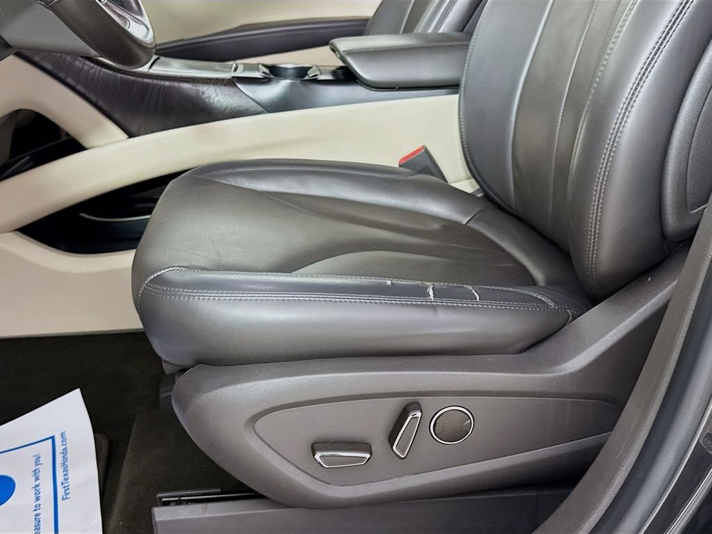 Used 2020 Magnetic Gray Lincoln Reserve image 24
