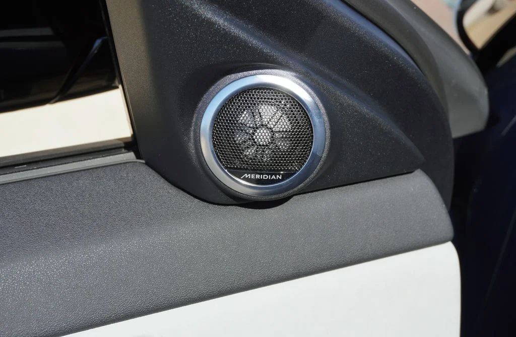 Used 2026 Blue Land Rover S image 11