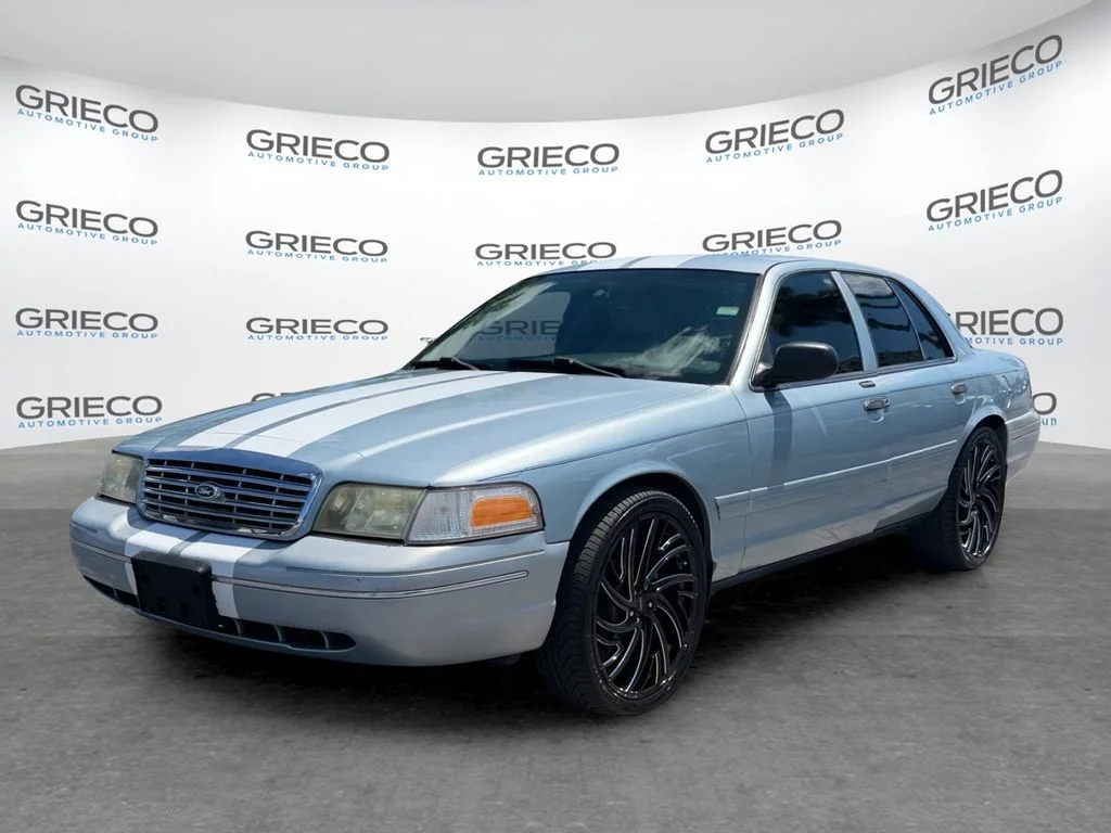 Used 2005 Silver Ford LX image 3