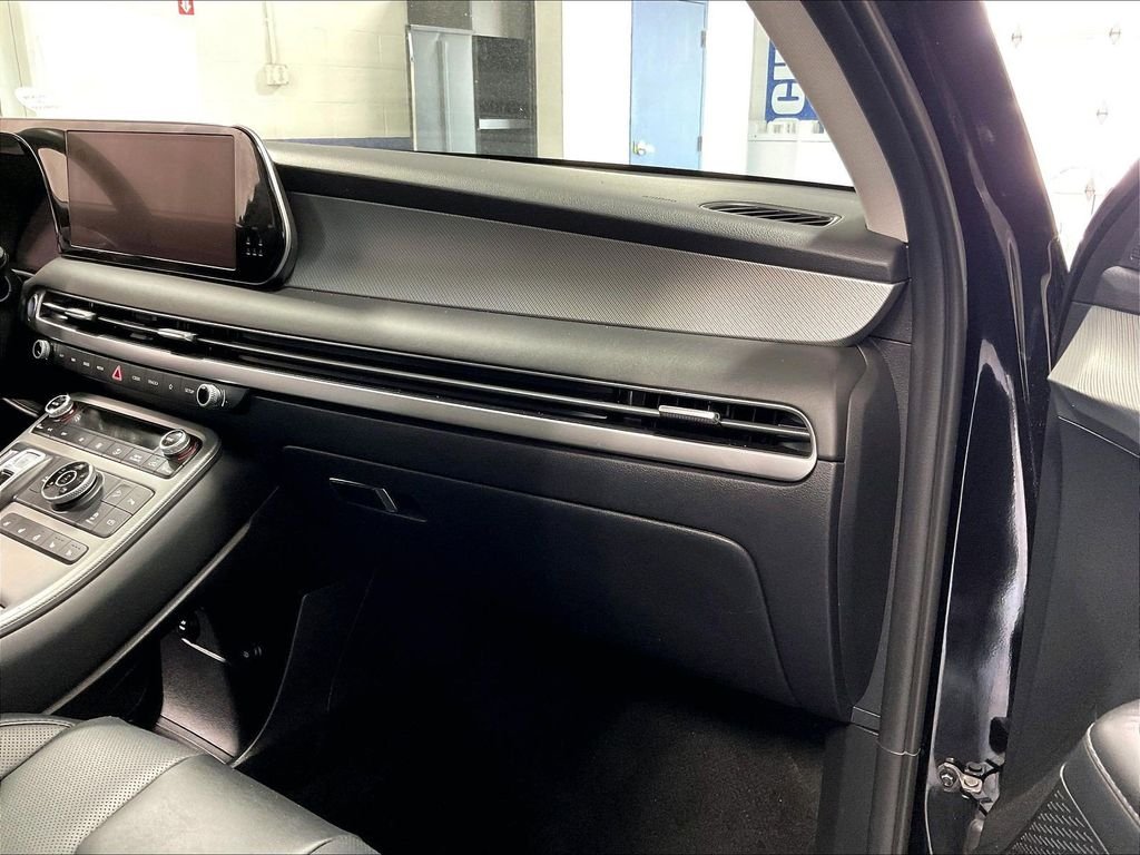 Used 2024 Black Hyundai SEL image 13