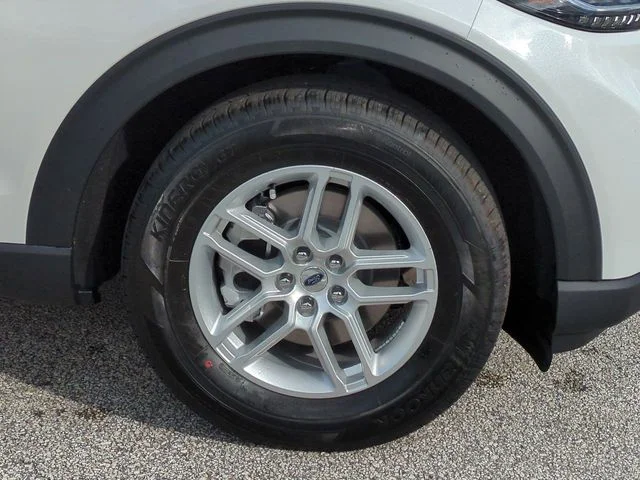 New 2026 Star White Metallic Tri-Coat Ford Active image 11