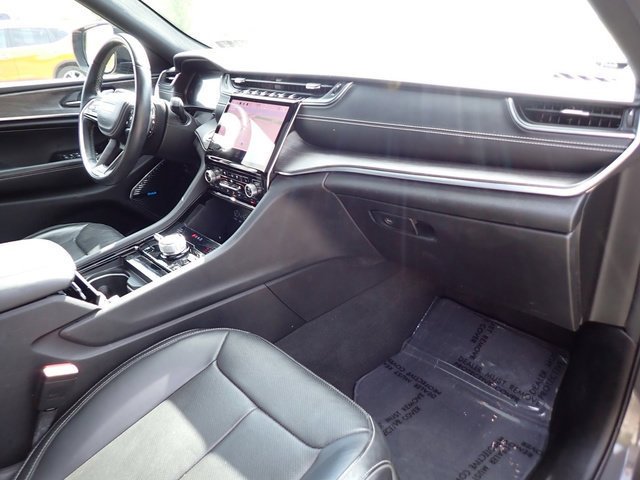 Certified Used 2022 Gray Jeep Overland image 13