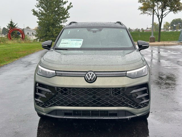 New 2026 Avocado Green  W/Black Roof Volkswagen SE R-Line Black image 2