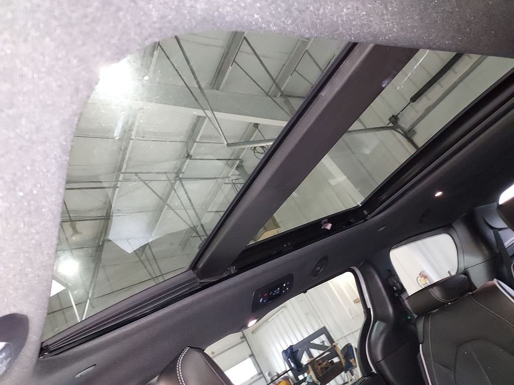 2026 Chrysler Pacifica Limited - Photo 28