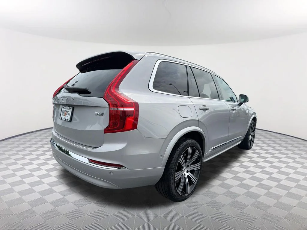 Used 2023 Silver Volvo Ultimate image 5