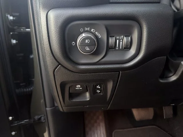 New 2027 Tank Exterior Paint RAM Laramie image 17