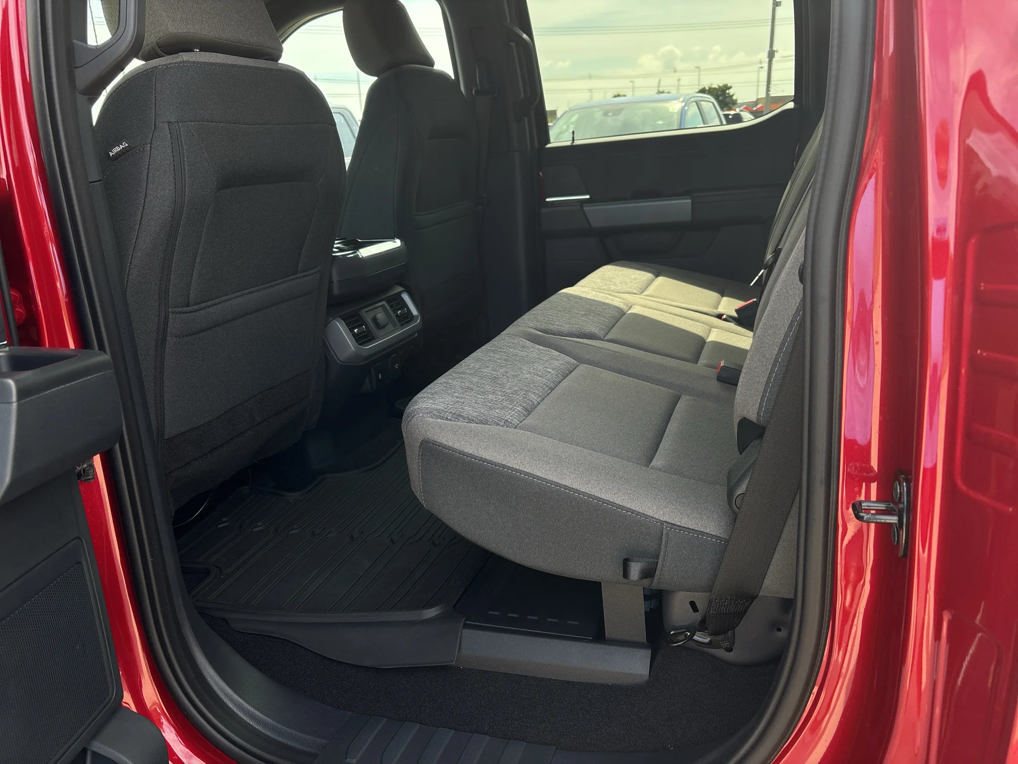 Used 2024 Rapid Red Metallic Tinted Clearcoat Ford XLT image 11