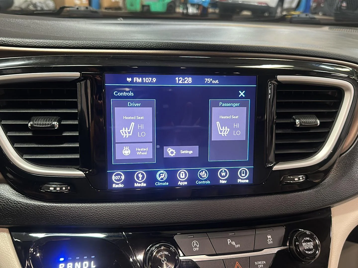 Used 2019 Velvet Red Pearlcoat Chrysler Touring L image 22