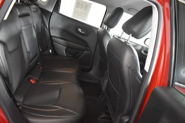Used 2018 Red Jeep Latitude image 16