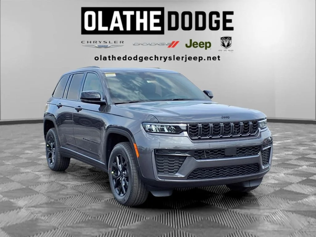 New 2026 Baltic Gray Metallic Clear-Coat Exterior Paint Jeep Altitude image 30