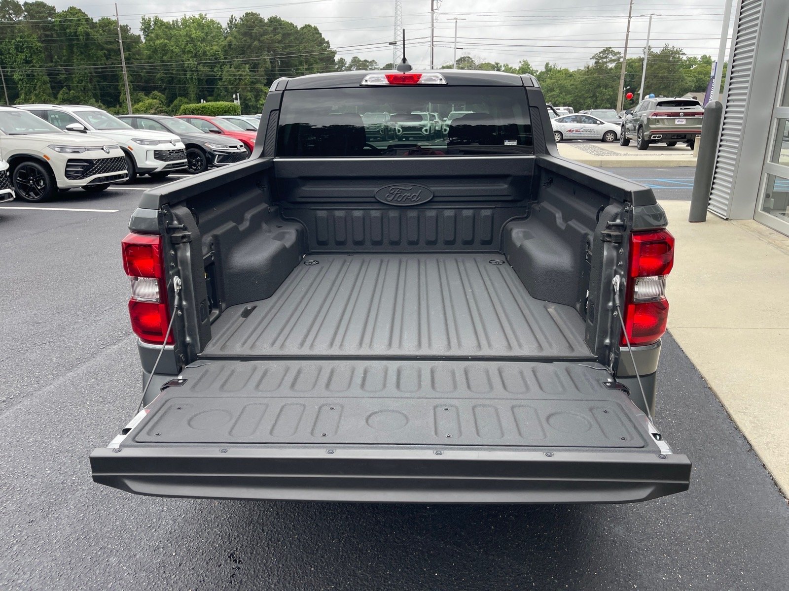 Used 2025 Carbonized Gray Metallic Ford XLT image 14