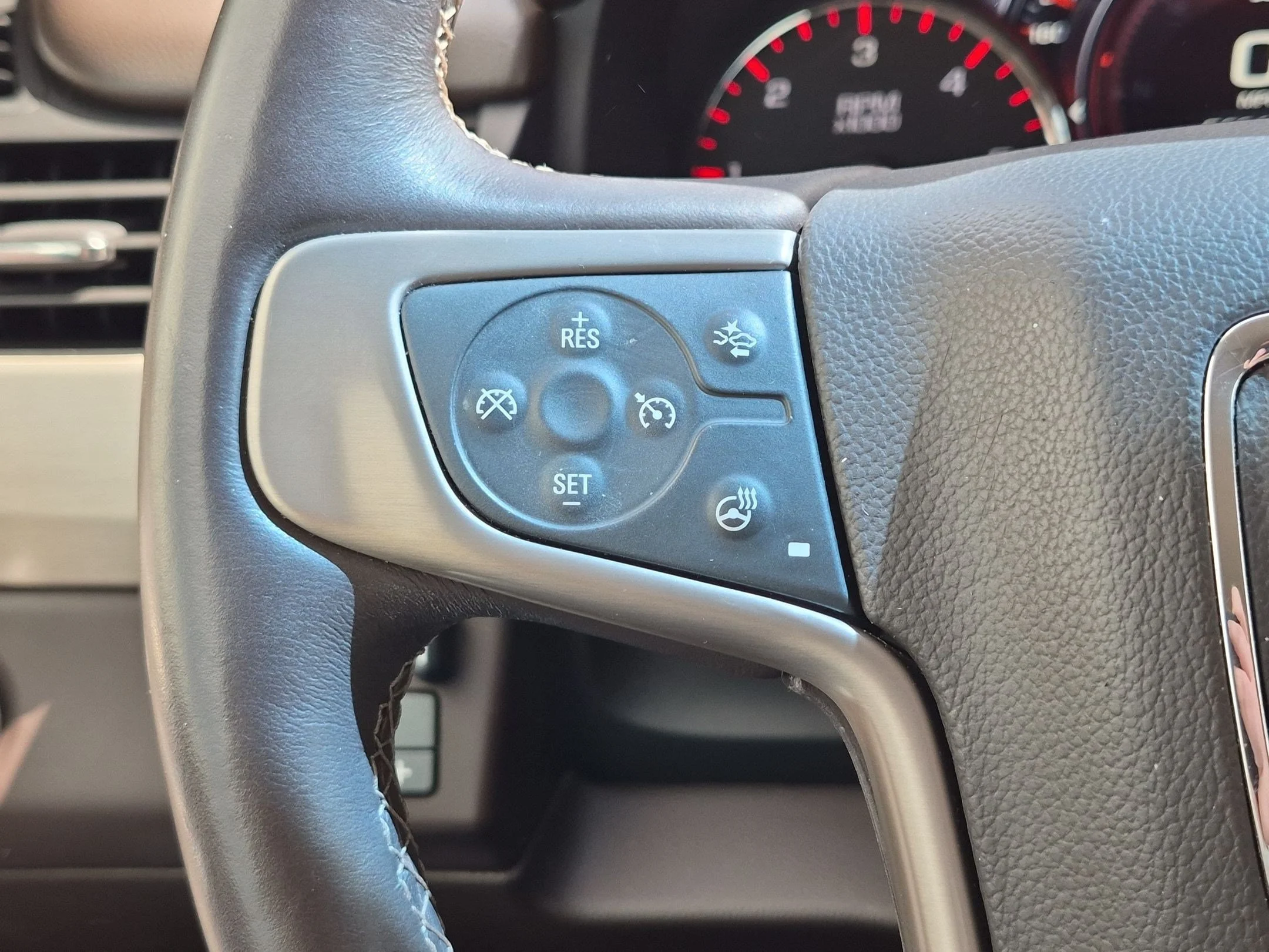 Used 2015 Iridium Metallic GMC Denali image 16