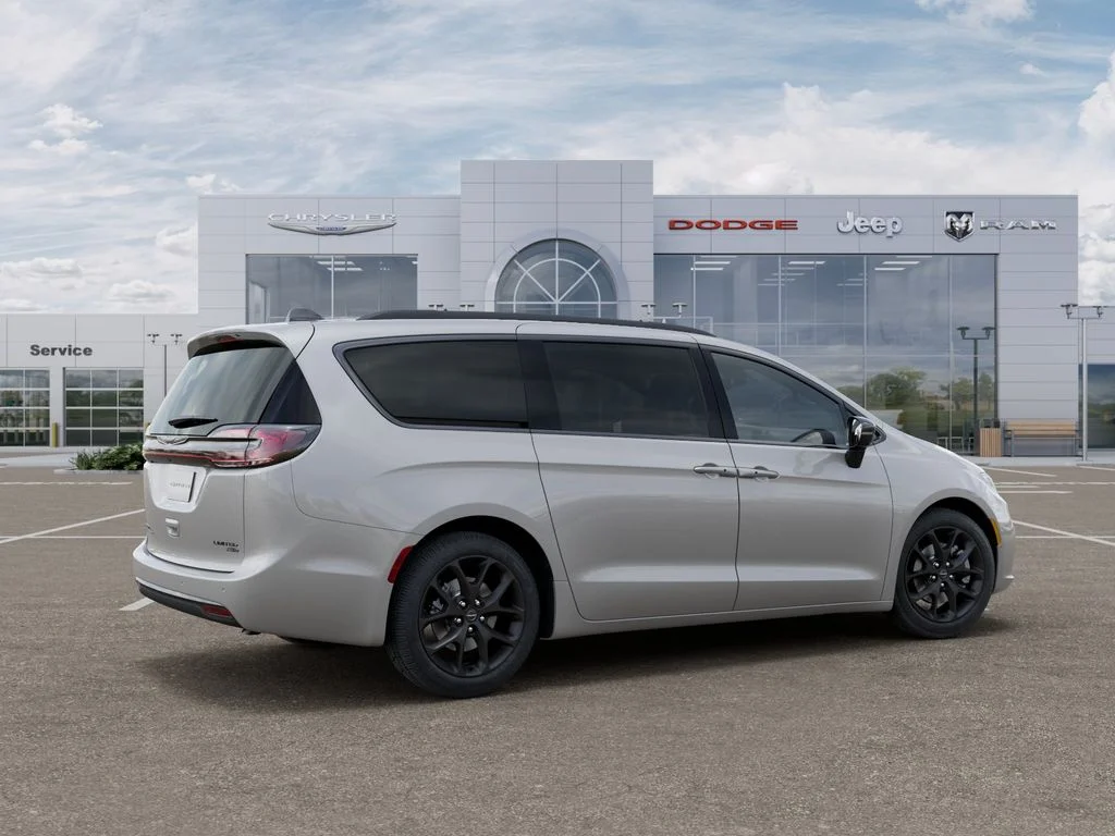 New 2026 Silver Mist Clear-Coat Exterior Paint Chrysler Limited image 4