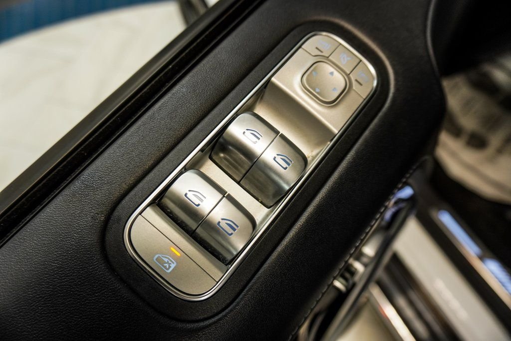 Used 2022 White Mercedes-Benz G 63 AMG® image 23