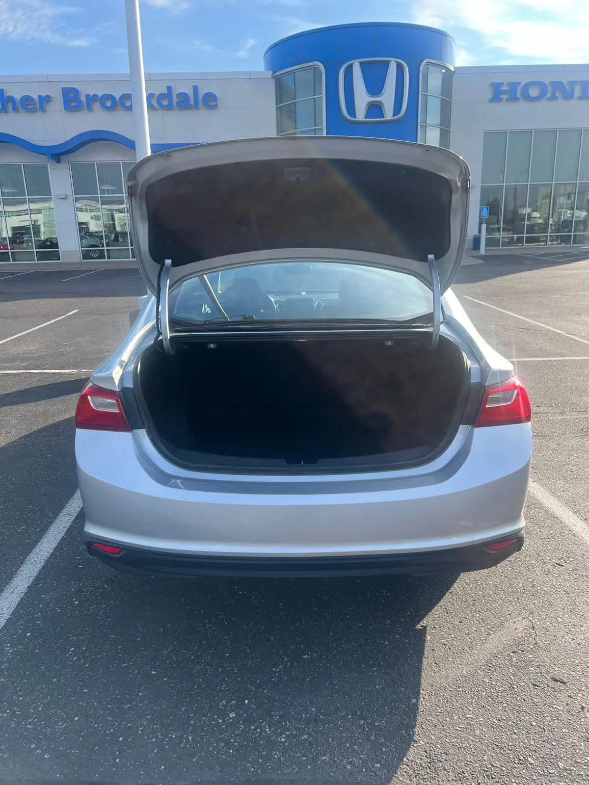 Used 2017 Silver Ice Metallic Chevrolet LT image 4