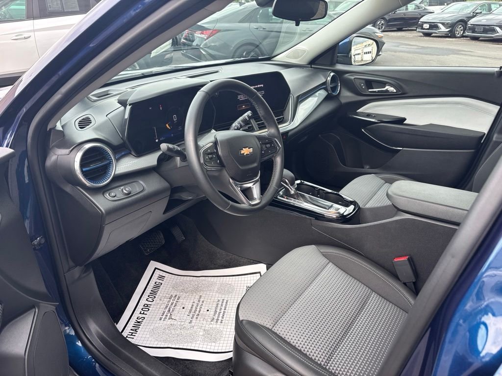 Used 2024 Blue Chevrolet LT image 9