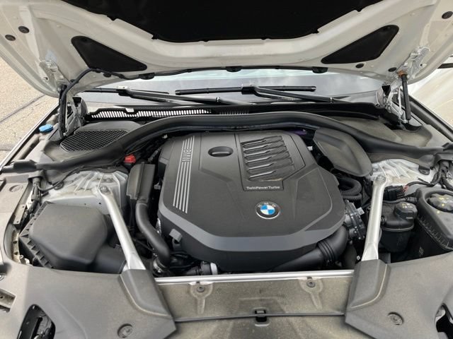 Used 2023 Alpine White BMW 540i xDrive image 25