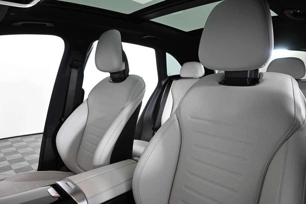 New 2026 Obsidian Black Metallic Mercedes-Benz GLC 300 image 5