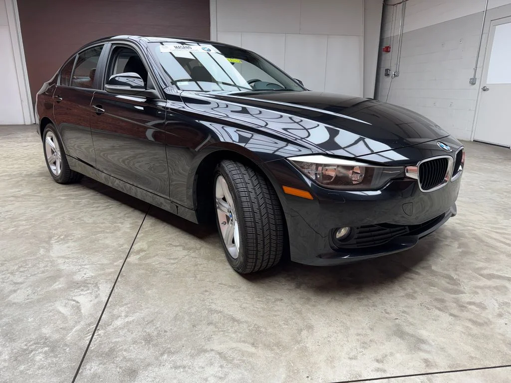 Used 2015 Black BMW 320i xDrive image 8