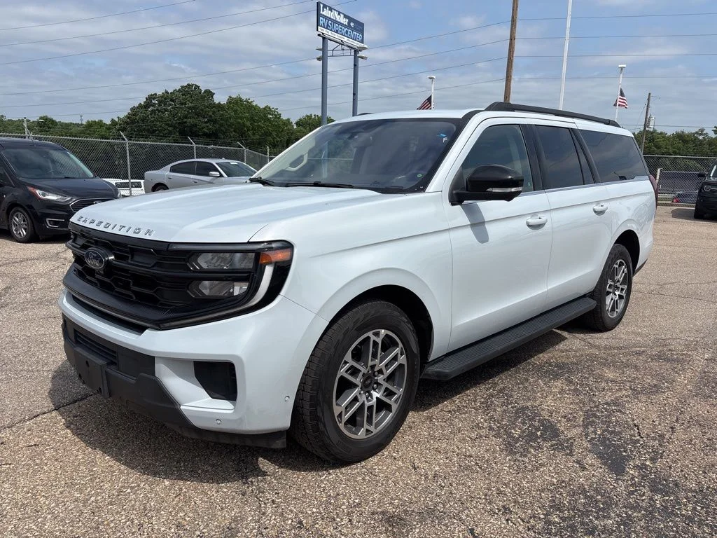 Used 2025 Silver Metallic Ford Active image 3