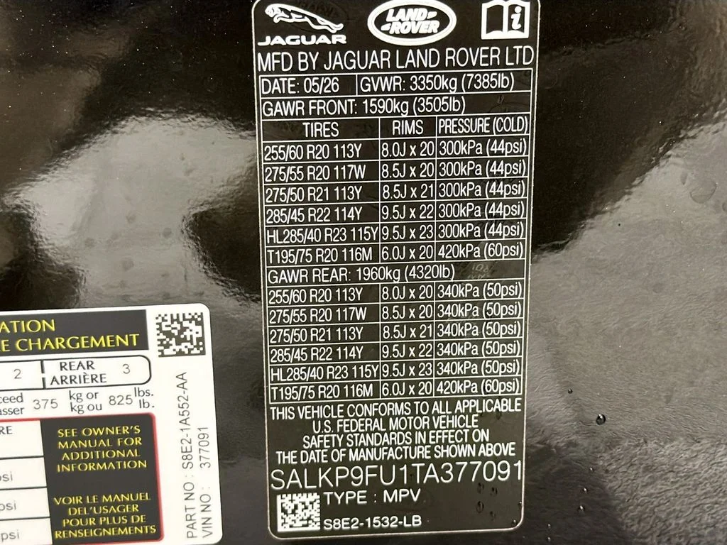 New 2026 Santorini Black Land Rover SE image 34