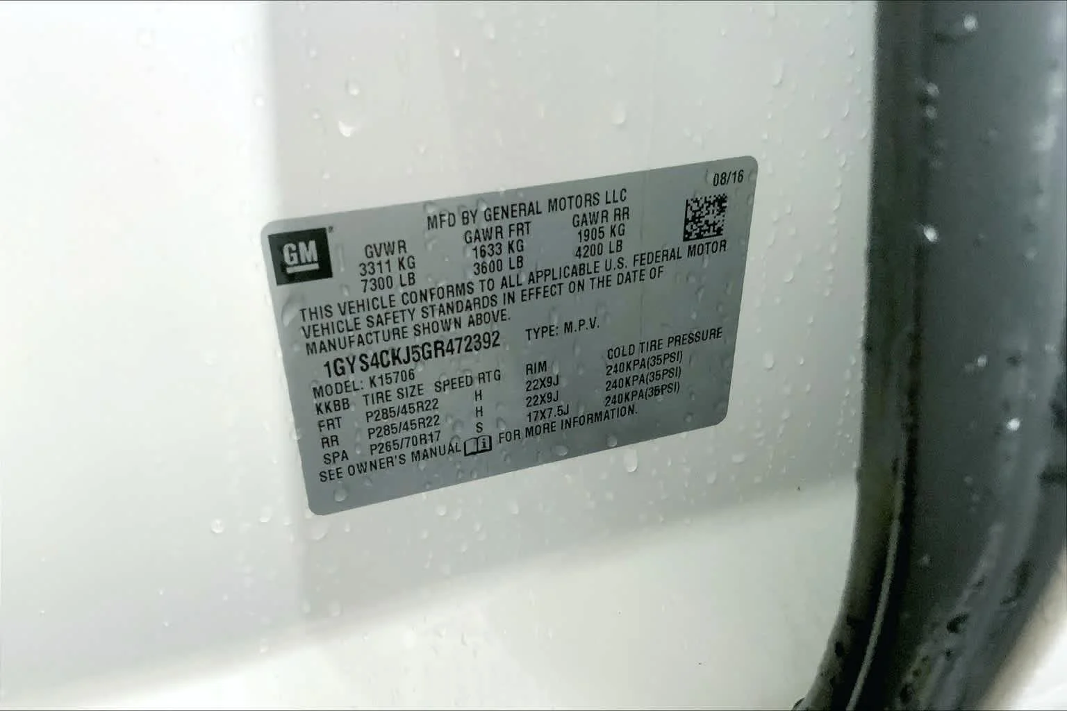 Used 2016 Crystal White Tricoat Cadillac Premium Collection image 30