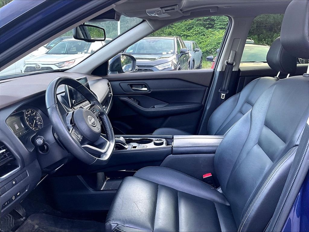 Used 2023 Blue Nissan SL image 4