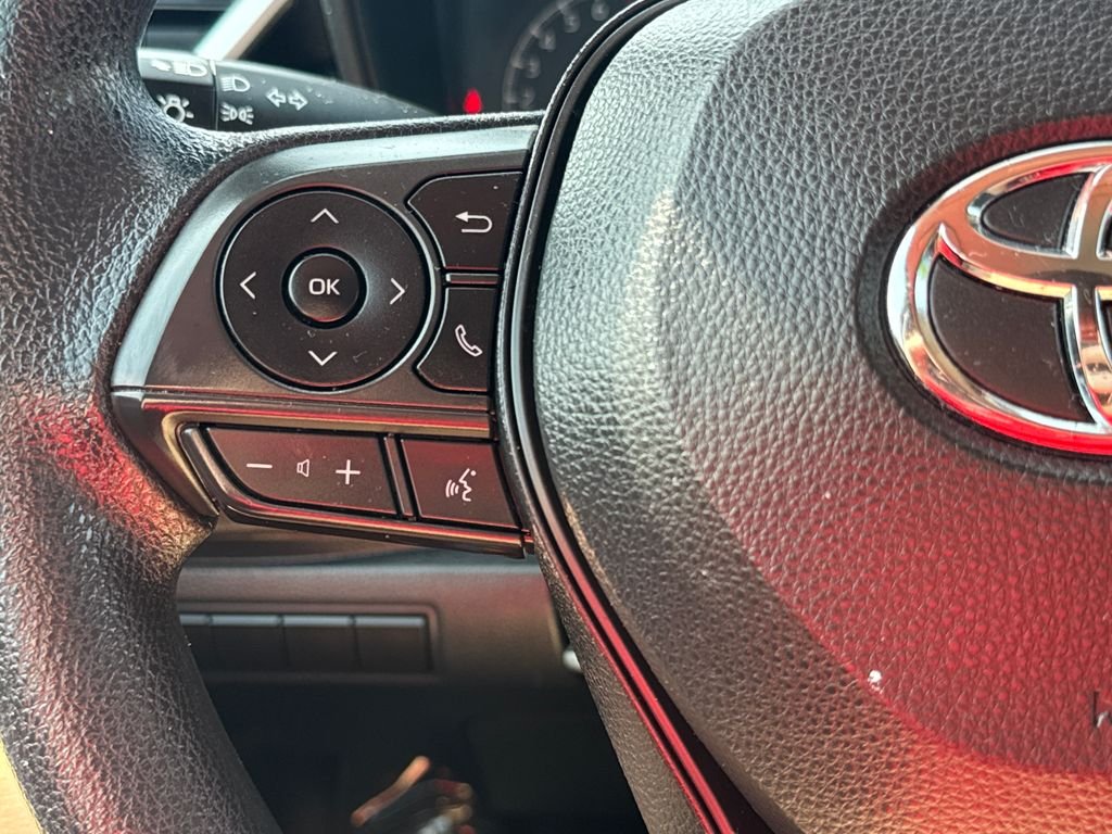 Used 2020  Toyota LE image 17