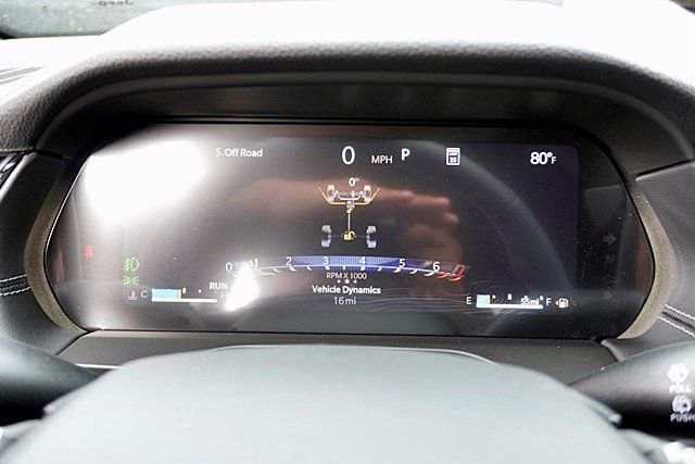 New 2026 Diamond Black Crystal Pearl-Coat Exterior Paint Jeep Limited image 37