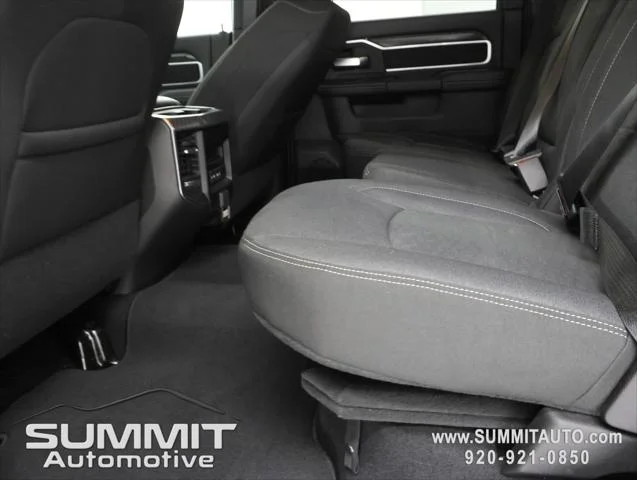 New 2026 Diamond Black Crystal Pearl-Coat Exterior Paint RAM BIG HORN image 38