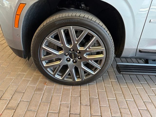 2026 GMC Yukon XL Denali Ultimate - Photo 11