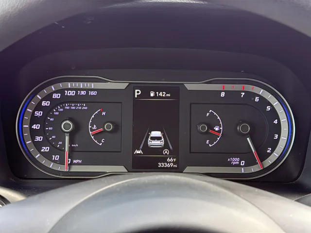 Used 2023 Silver Hyundai SEL image 23