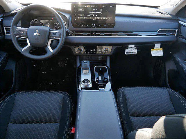 New 2026 Labrador Black Pearl Mitsubishi ES image 7