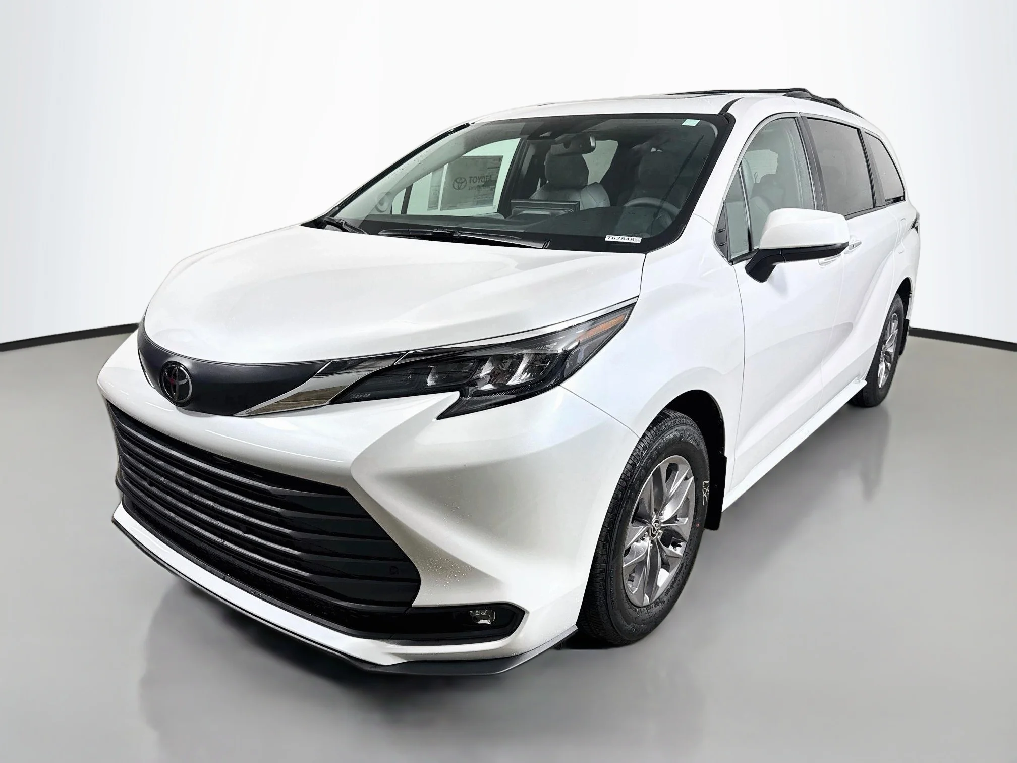 New 2026 Wind Chill Pearl Toyota XLE image 3