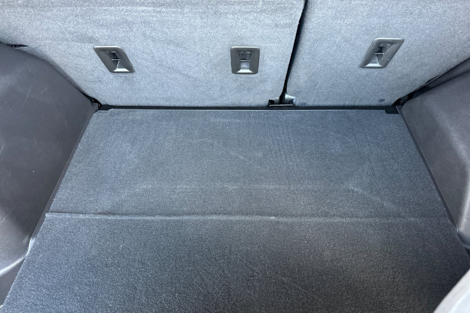 Used 2021 Gray GMC SLT image 16