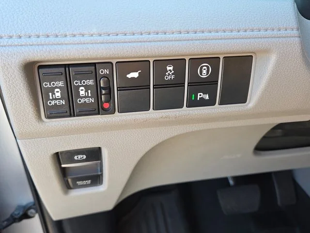 Used 2023  Honda Touring image 33