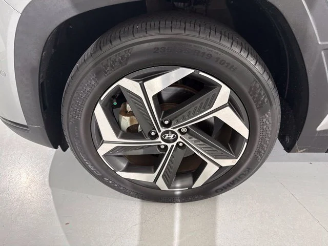 Used 2022 Silver Hyundai Limited image 4