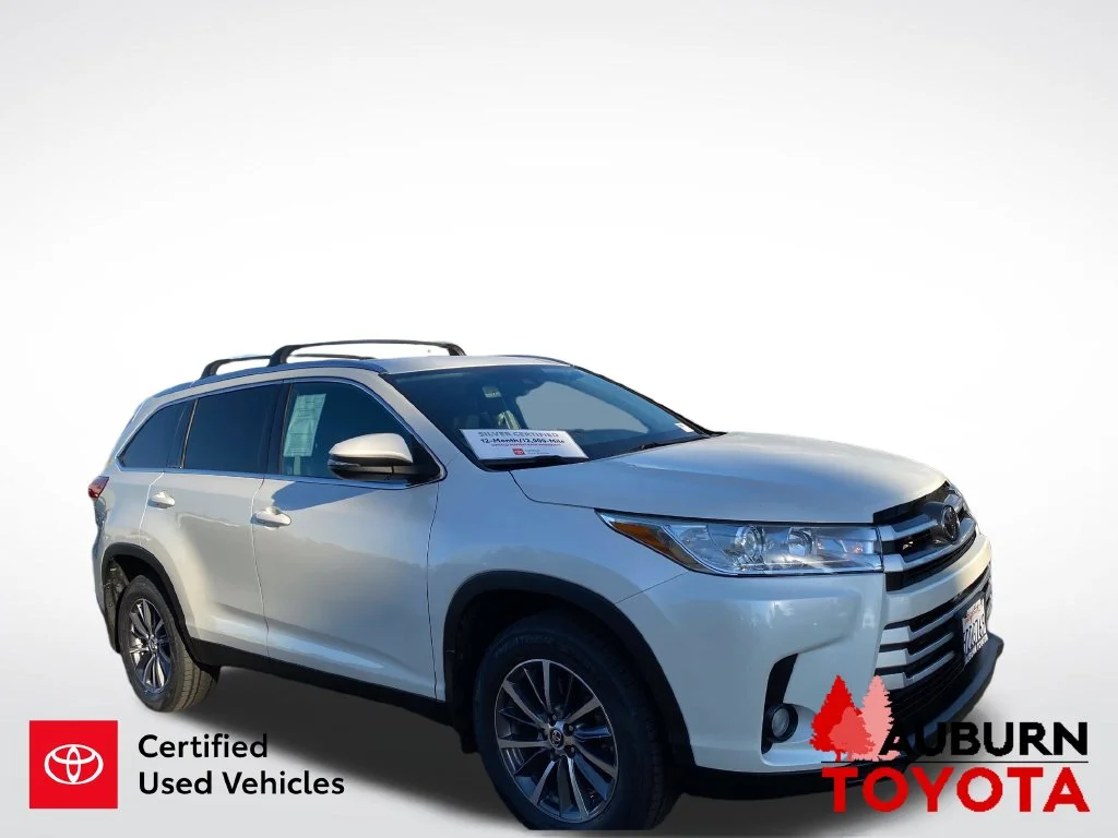 Certified Used 2019 Blizzard Pearl Toyota XLE image 4