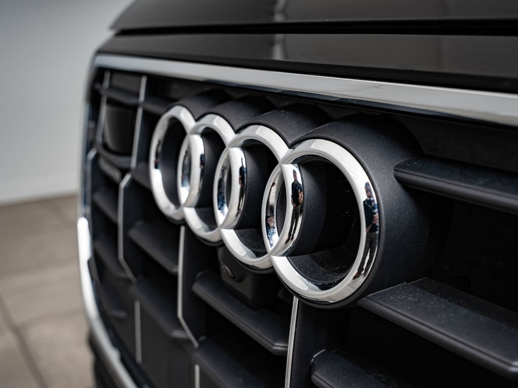 Used 2022 Mythos Black Metallic Audi 55 Premium Plus image 3