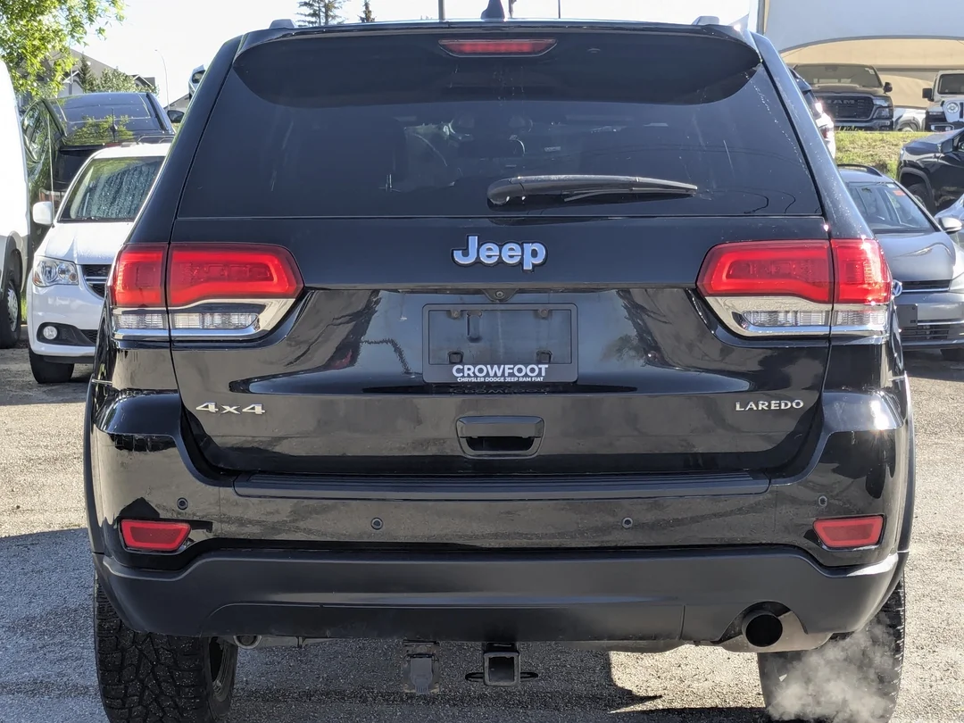 Used 2018 Black Jeep Laredo - - 4x4 - 3.6L Pentastar V6 - Quadra-Trac I 4x4 - Keyless Go - ParkView & ParkSense & More! image 7
